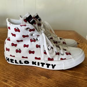 Hello Kitty Converse